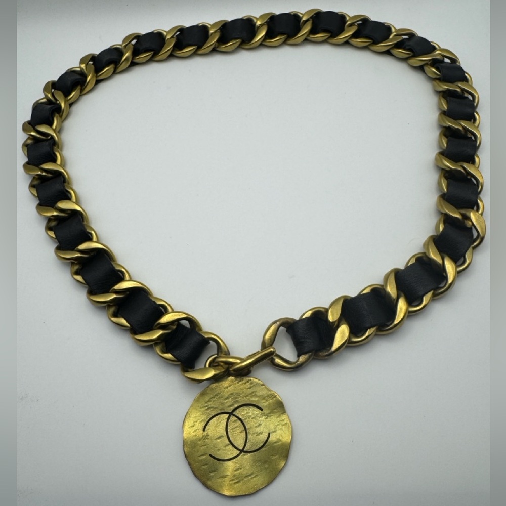 Chanel vintage gold chain and lambskin leather logo medallion belt sz 75